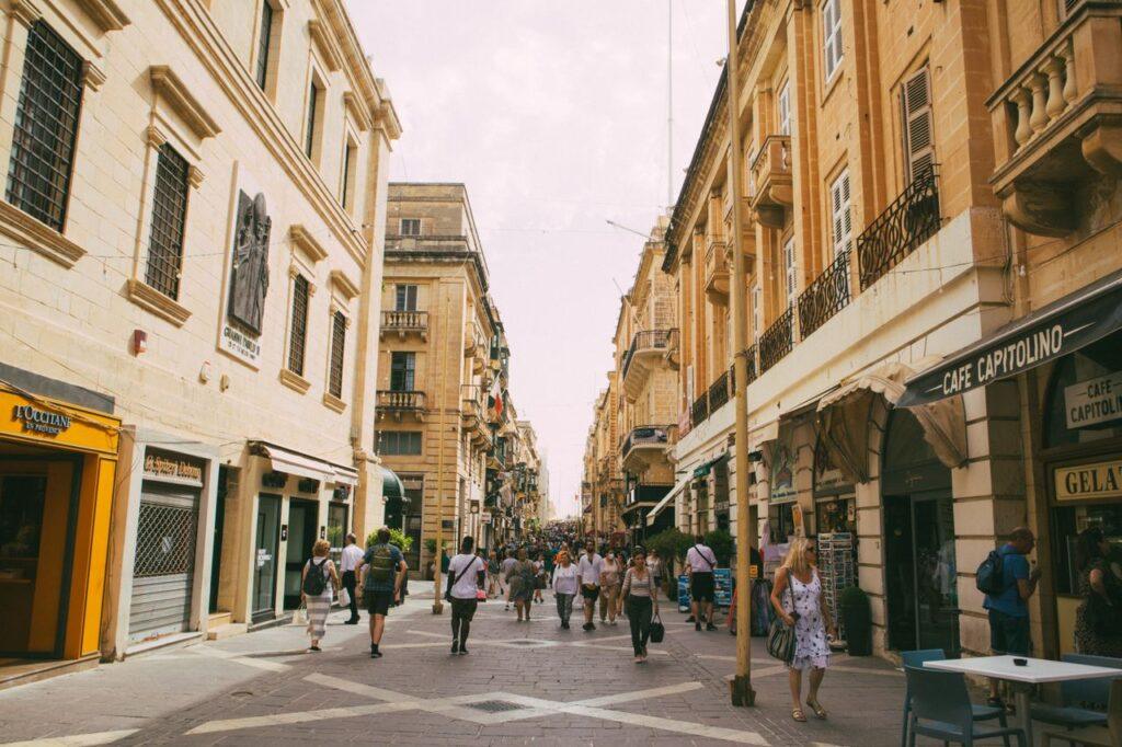 mejorar inglés para empleados en Malta
